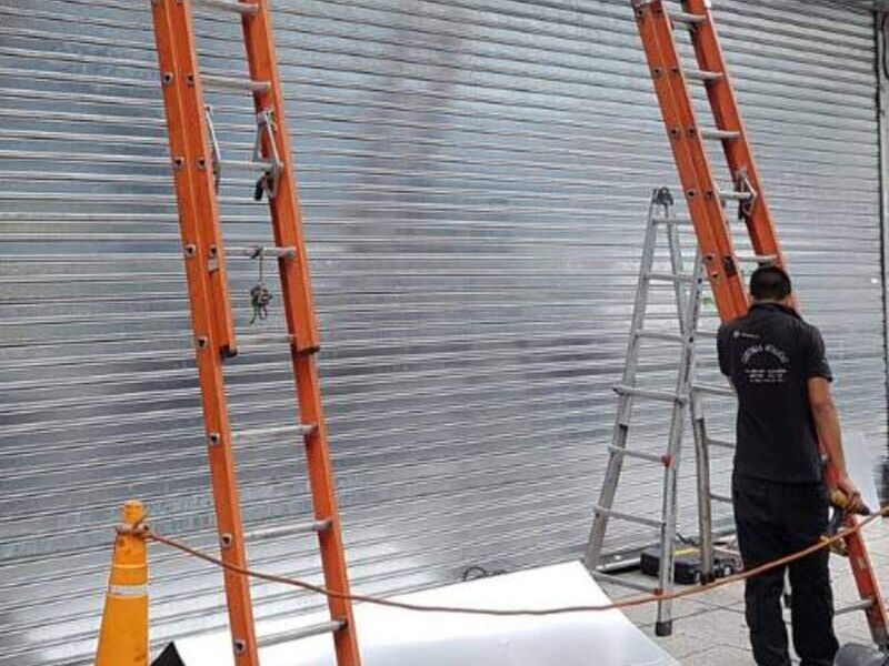 Reparación cortinas metálicas México