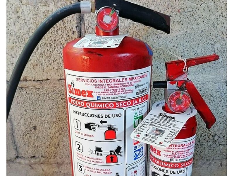 Extintor tradicional Simex -México