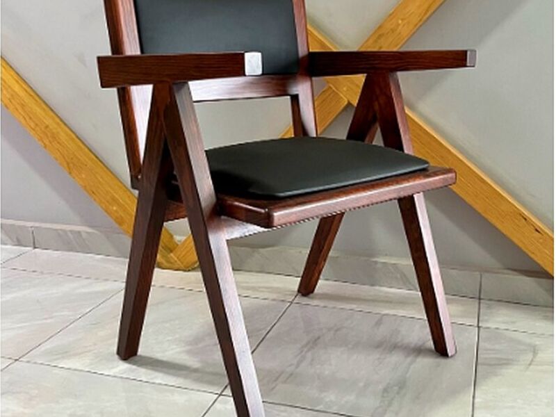Silla comedor madera tapizado negro