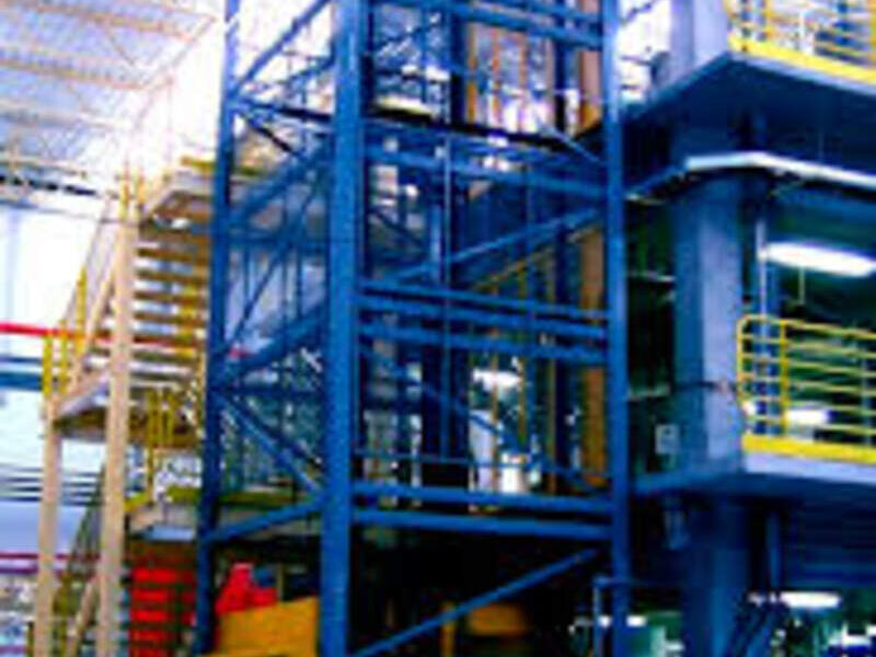 Elevador de carga industrial en CDMX