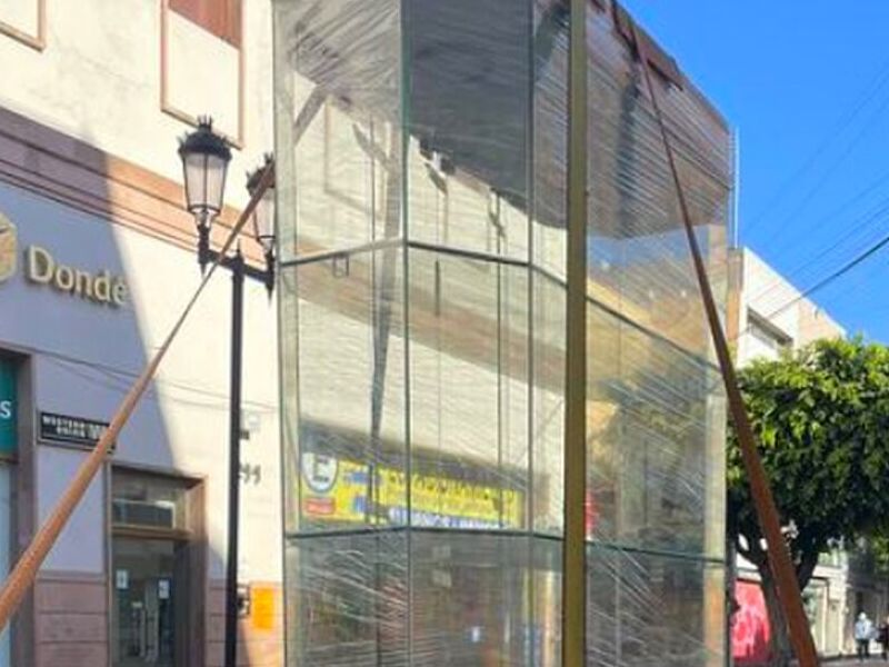 Estantería  torre hexagonal  México 