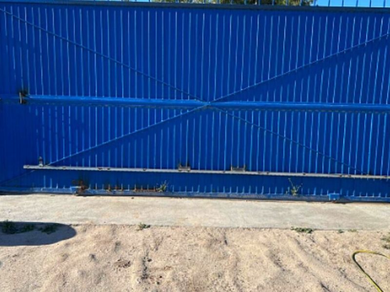 Puerta corrediza color azul México