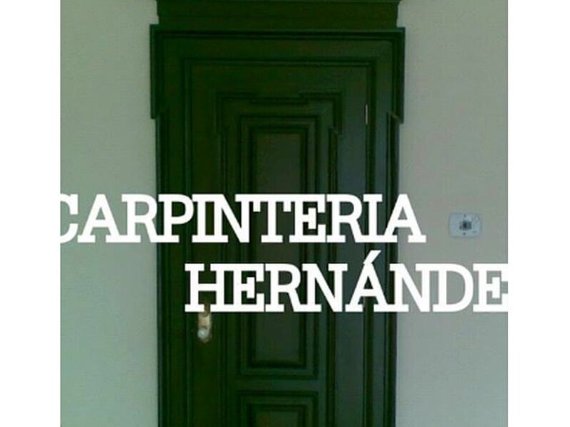 Puerta color chocolate México
