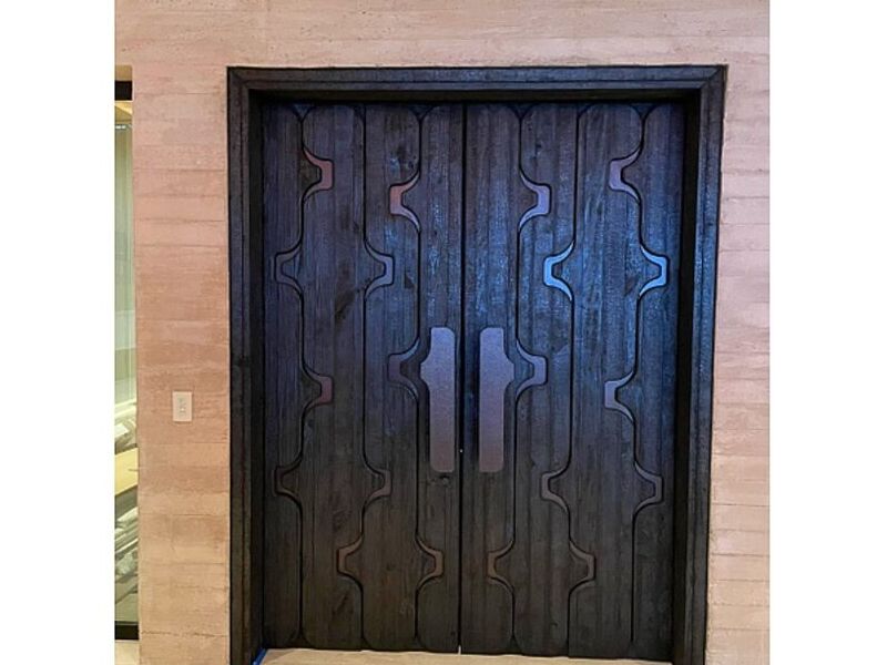 DISEÑO PERSONALIZADO DE PUERTAS DE MADERA