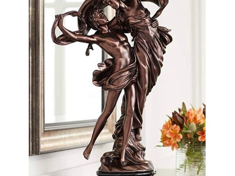 Escultura flotante de pareja bailando México