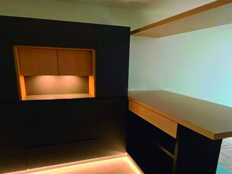 Barra de antecomedor, mueble lateral de apoyo. 