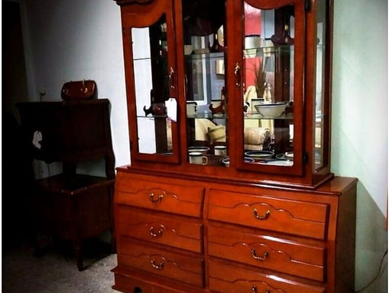 Mueble Cristalero México
