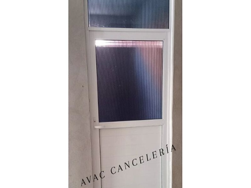 puerta metálica cristal México