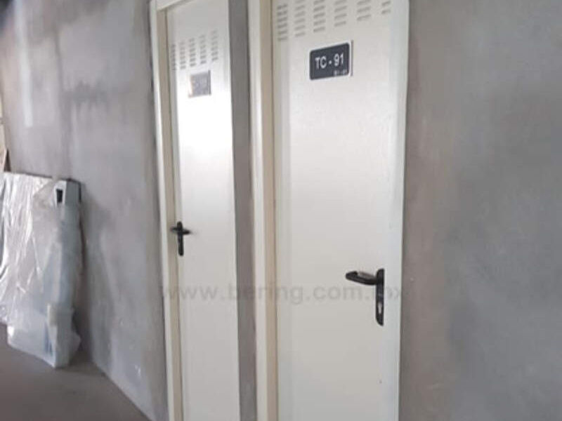 PUERTA ROPER BERING CDMX