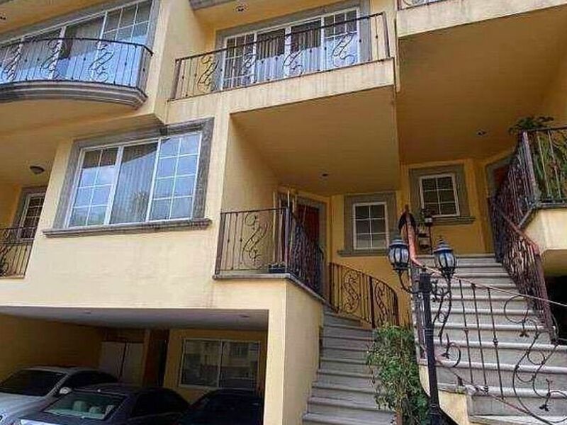 Residencia En Venta En Hacienda De Las Palmas