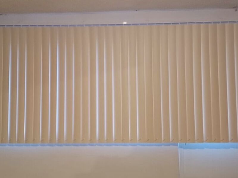 Cortina vertical beige Toluca de Lerdo