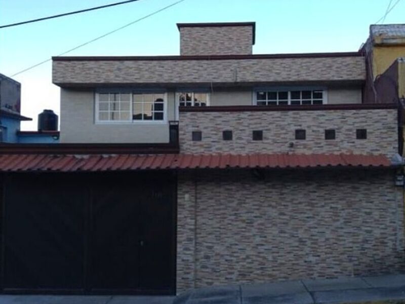 CASA EN VENTA PARQUE RESIDENCIAL . Ruiseñores