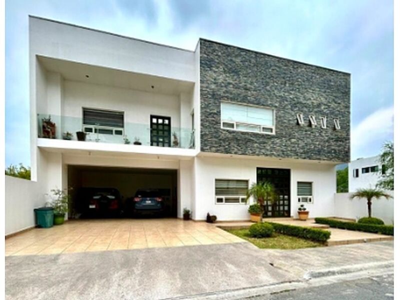 CASA EN VENTA EN VALLE ALTO