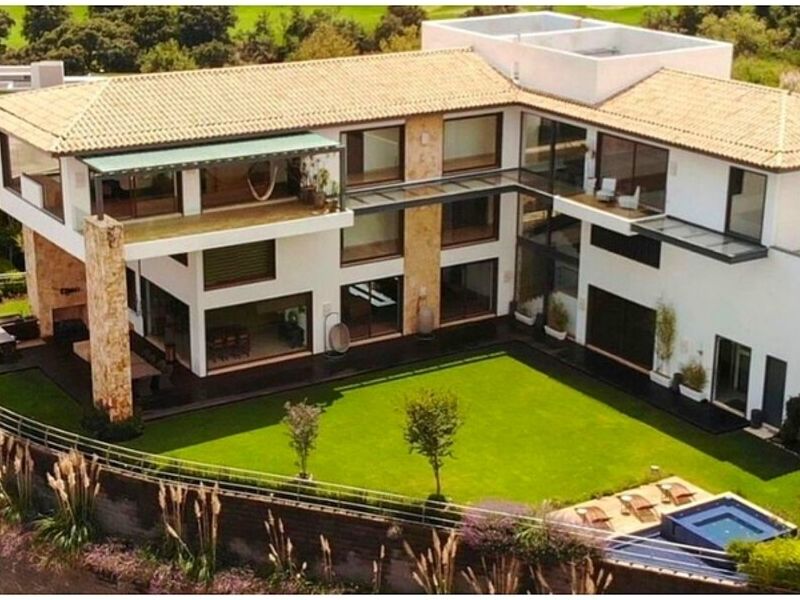 CASA DE LUJO EN VENTA EN BOSQUES REAL