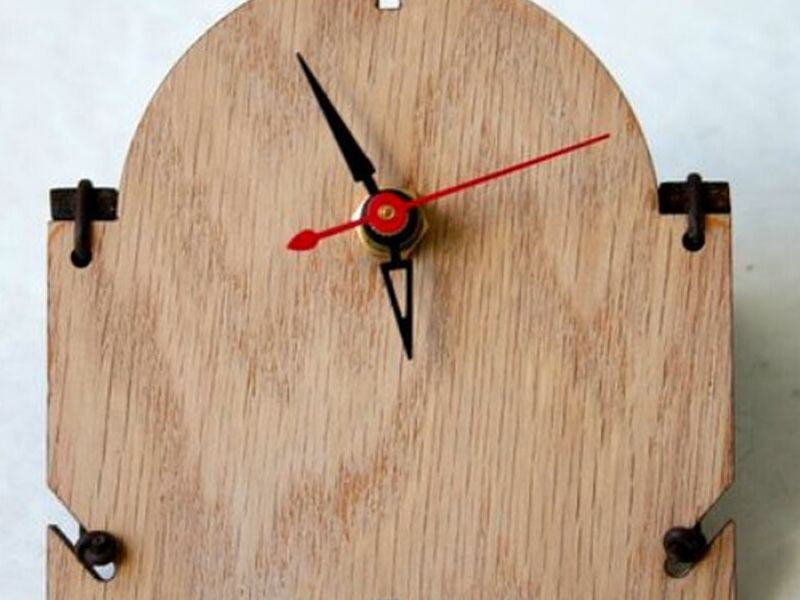 Reloj de madera 