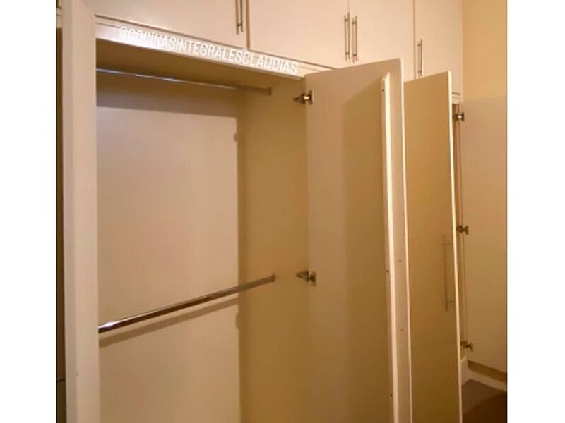 Closet blanco madera