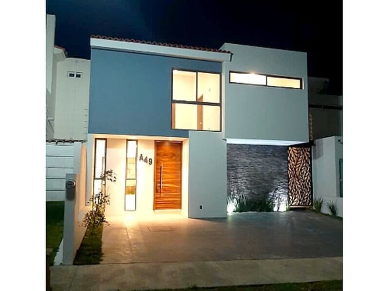 RESIDENCIA EN VENTA Bosques Santa Anita