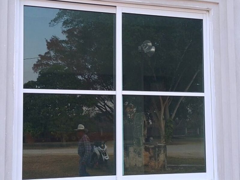 Ventana de Aluminio y Vidrio Elegante México