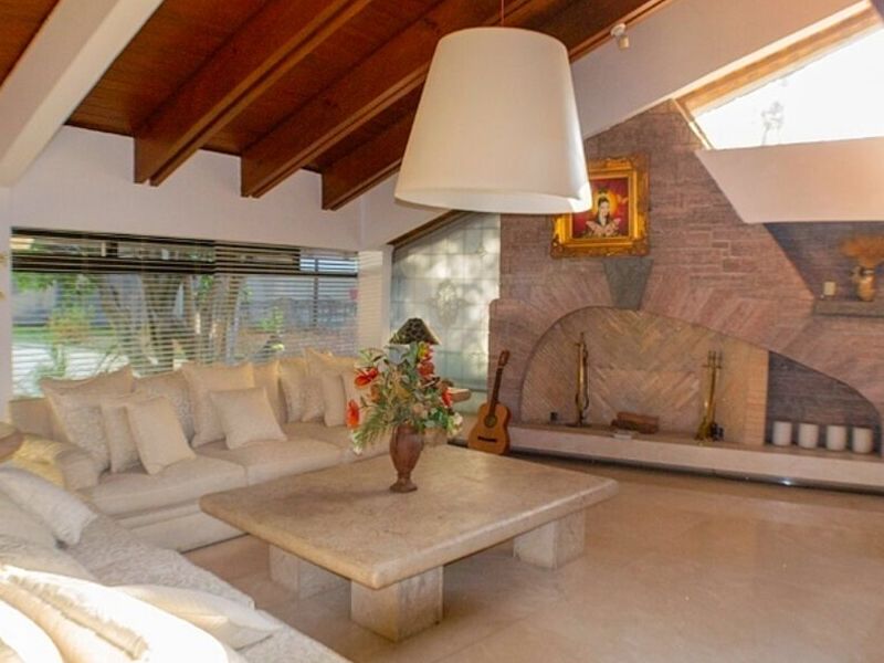 Casa en venta en calle cerrada