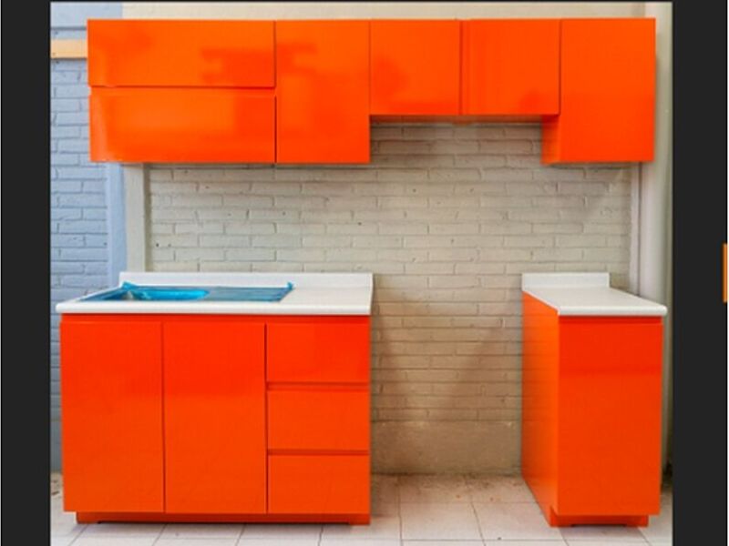 Cocina muebles naranja modelo Milan 