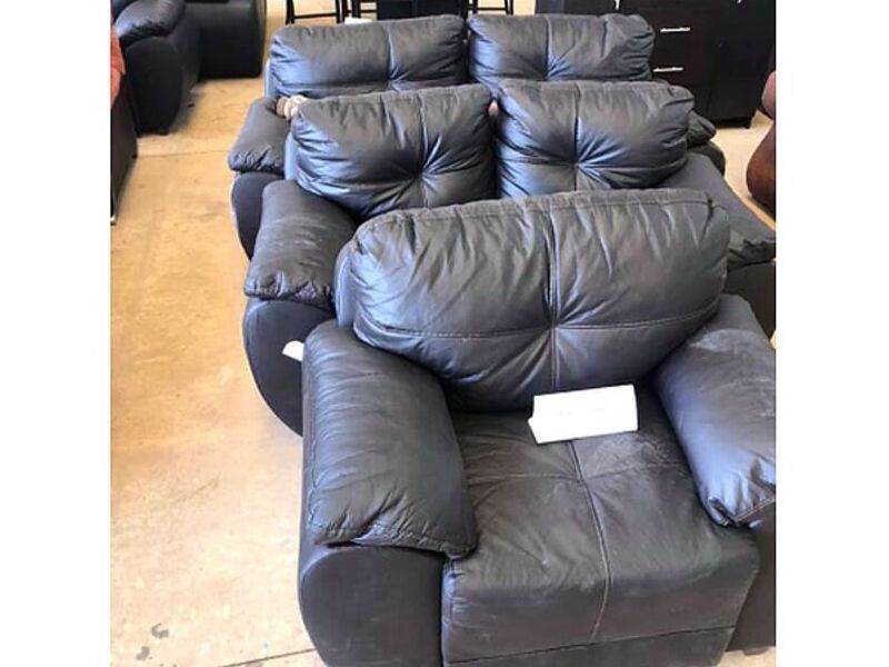 Sillón reposabrazos negro individual 