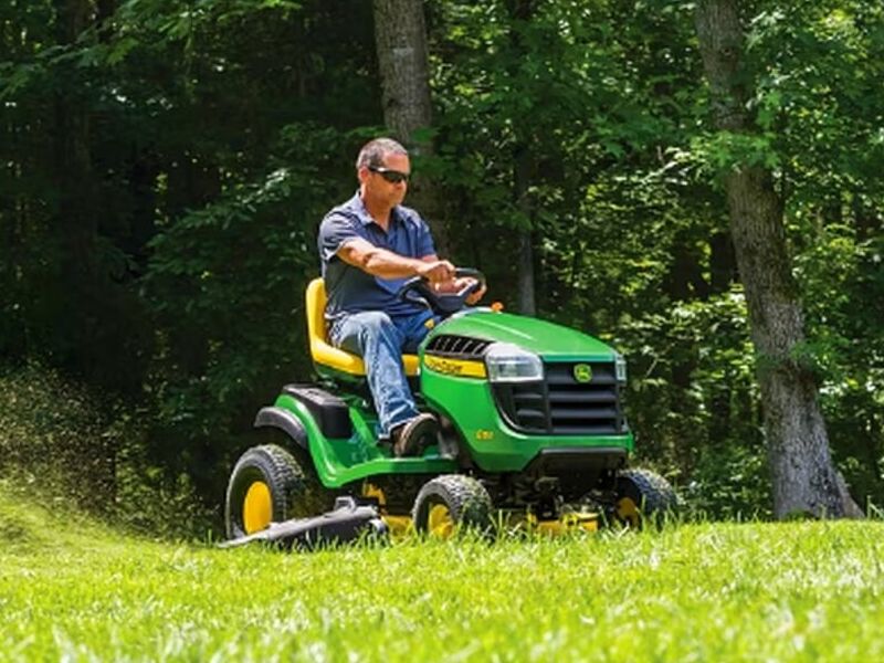 TRACTOR DE JARDIN E100 Motor de 17.5 HP