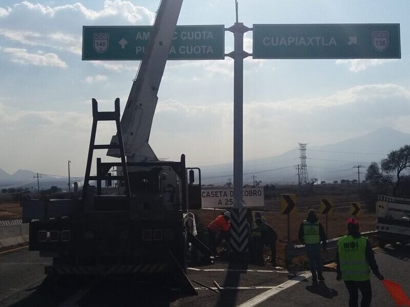 Señalamiento en la autopista Amozoc-Perote