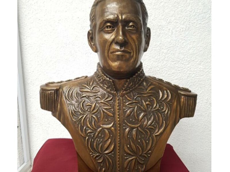 Estatua de Gran Hombre México