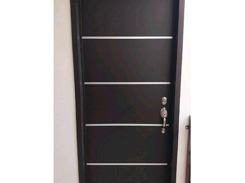 puerta madera negro México