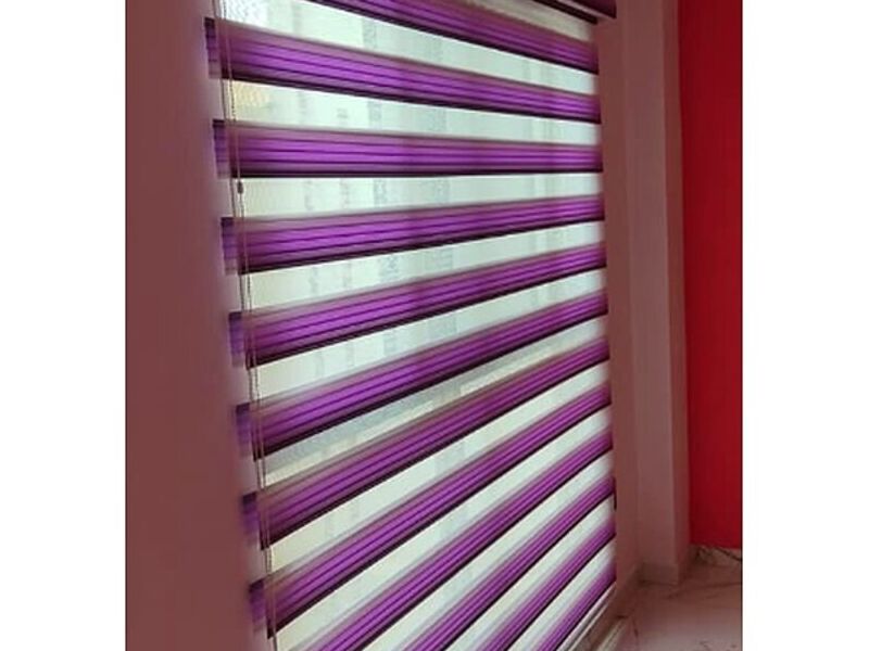 Cortina zebra morado material tela
