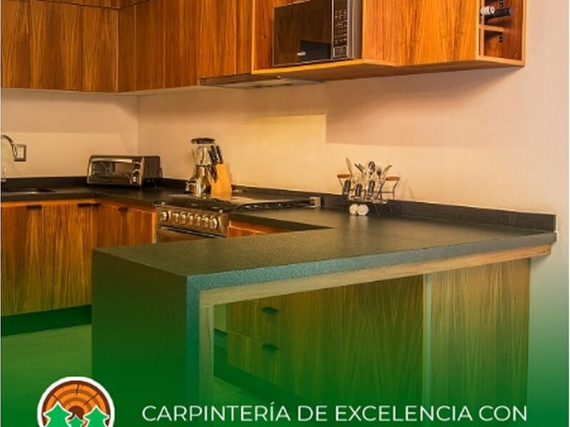 Cocina muebles madera mesón negro granito 