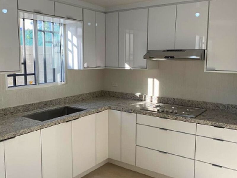 Cocina blanco alto brillo combinado blanco 