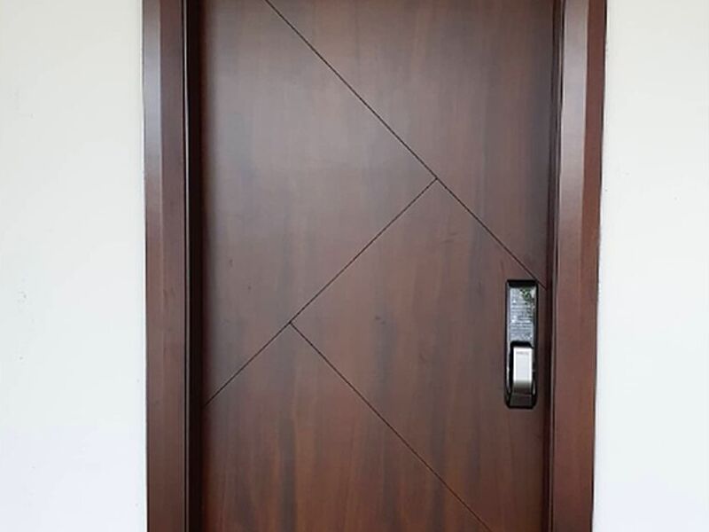 Puerta madera sólida chocolate 