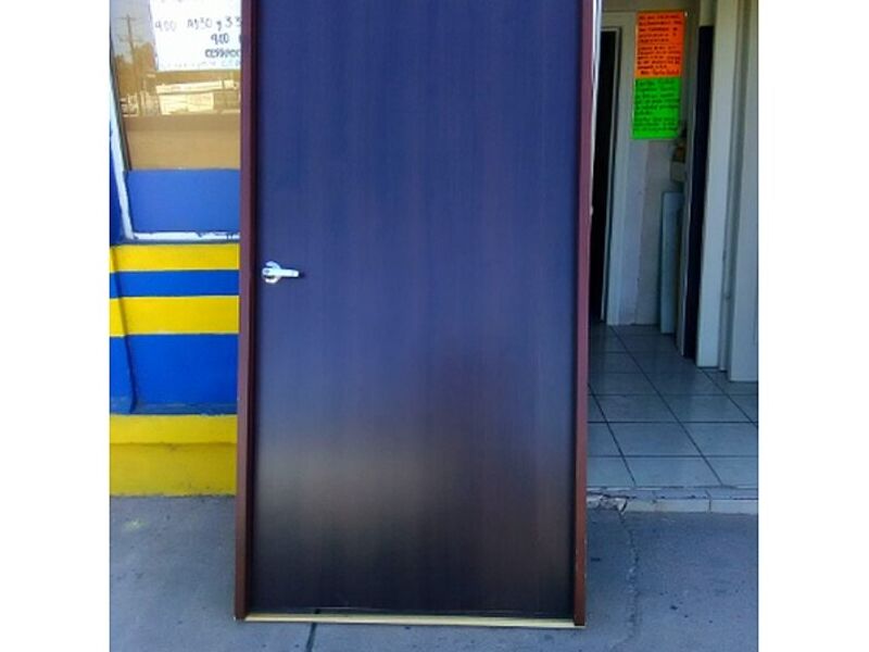 Puerta lisa tono chocolate madera