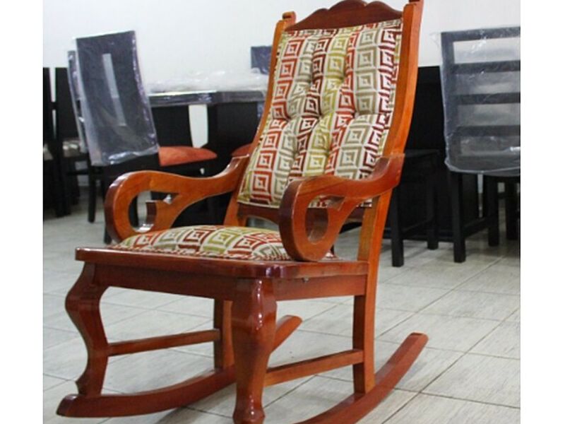 Silla reposabrazos café