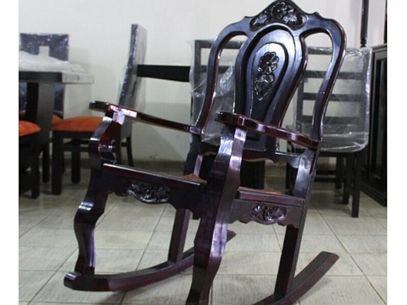 Silla reposabrazos negro