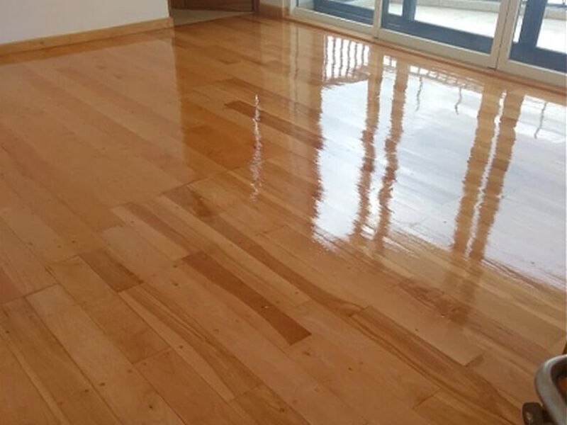 Piso de madera brillante México
