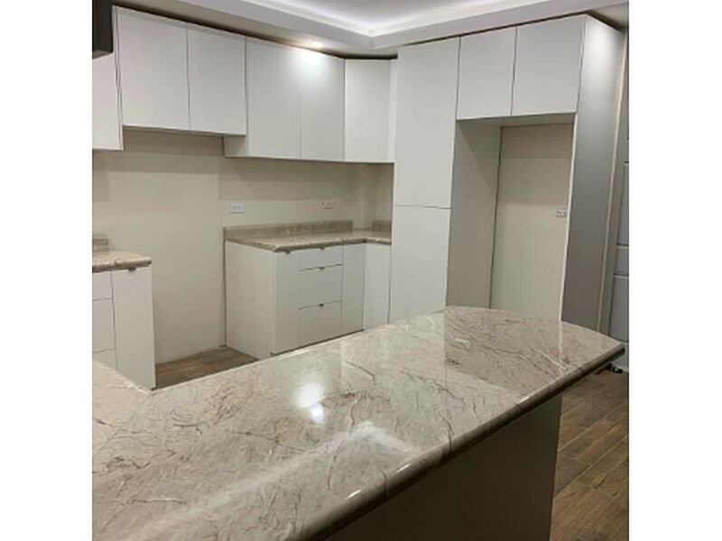 Muebles madera mesones mármol beige