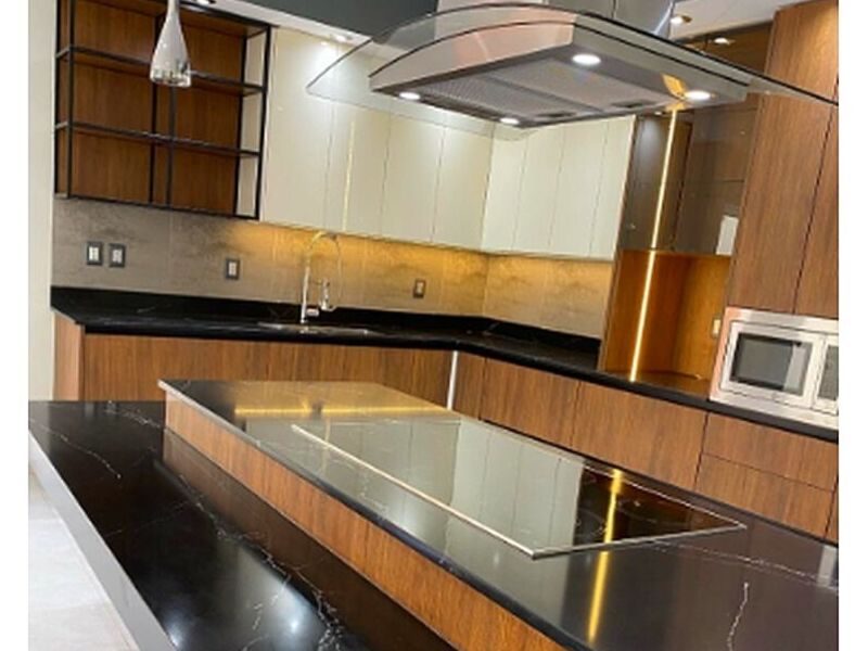 Mesa madera chocolate mesón mármol negro