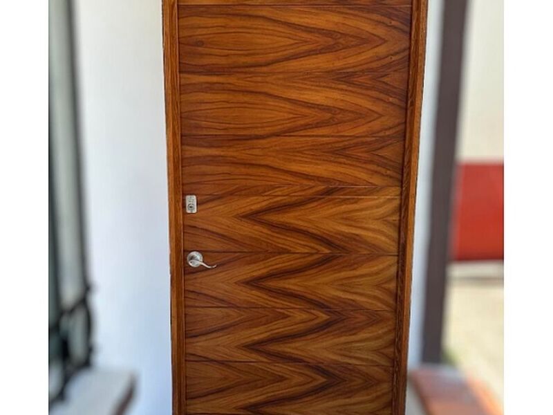 puerta laminada León