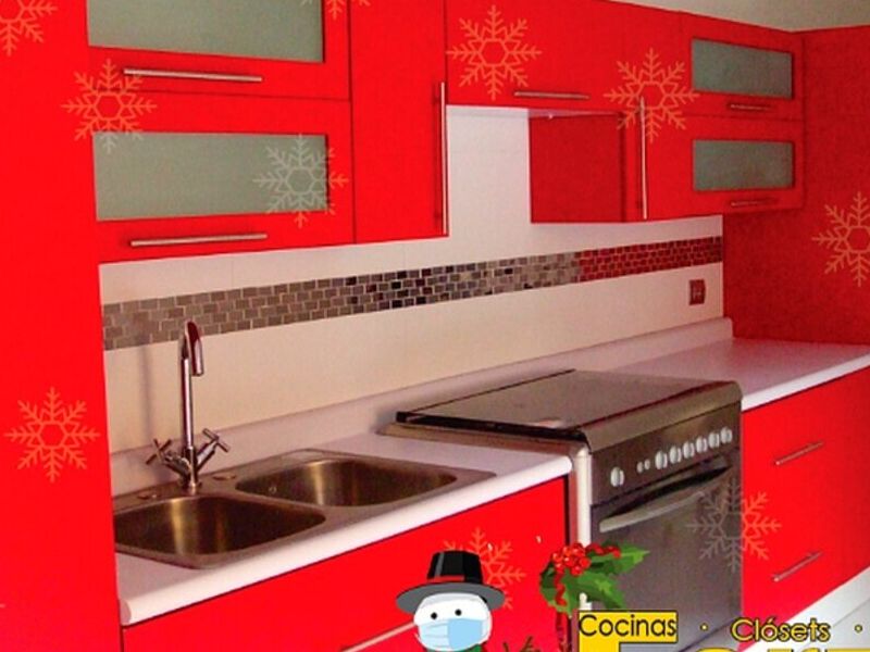 Cocina integral tono rojizo México