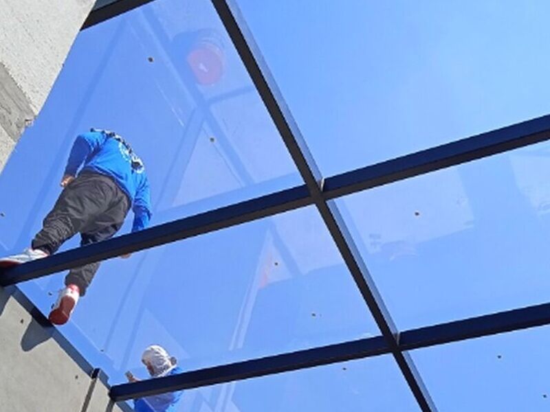 Instalación Pérgola Vidrio Templado CDMX