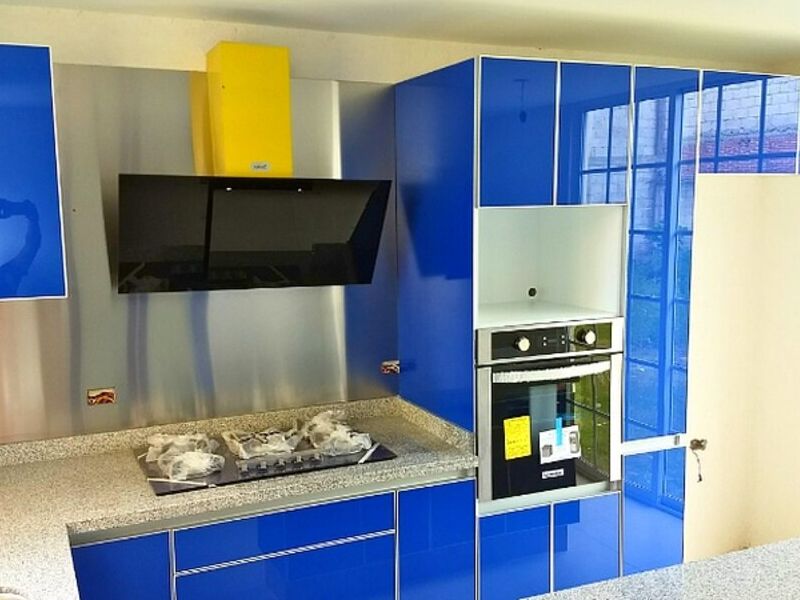 cocina lineal blanca Puebla