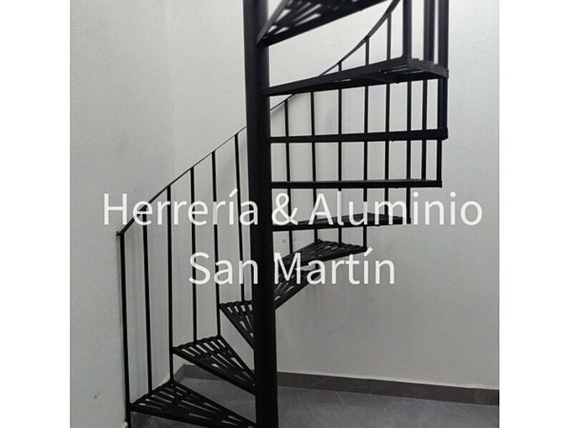 Escaleras metálicas México