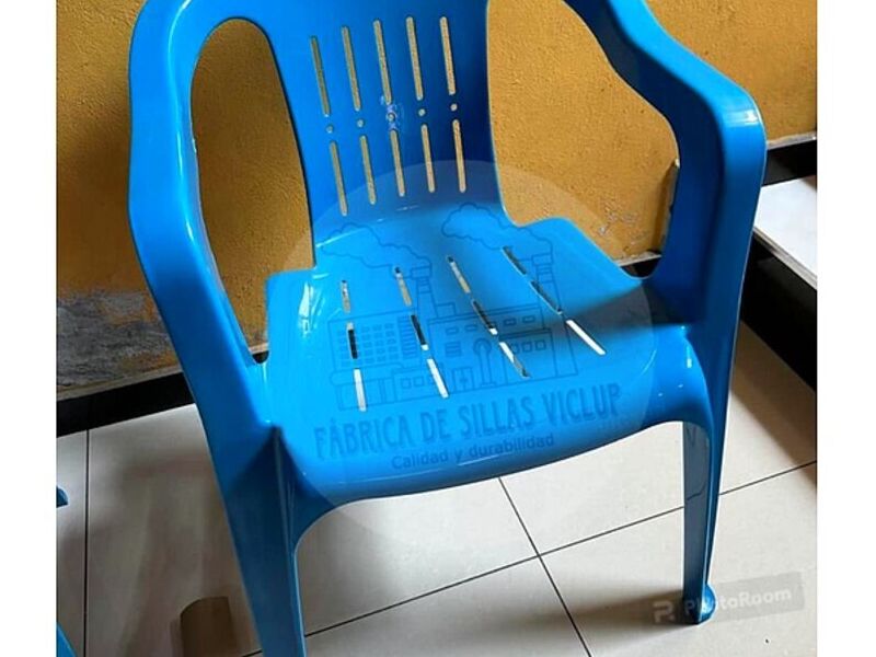 Silla de plástico azul México