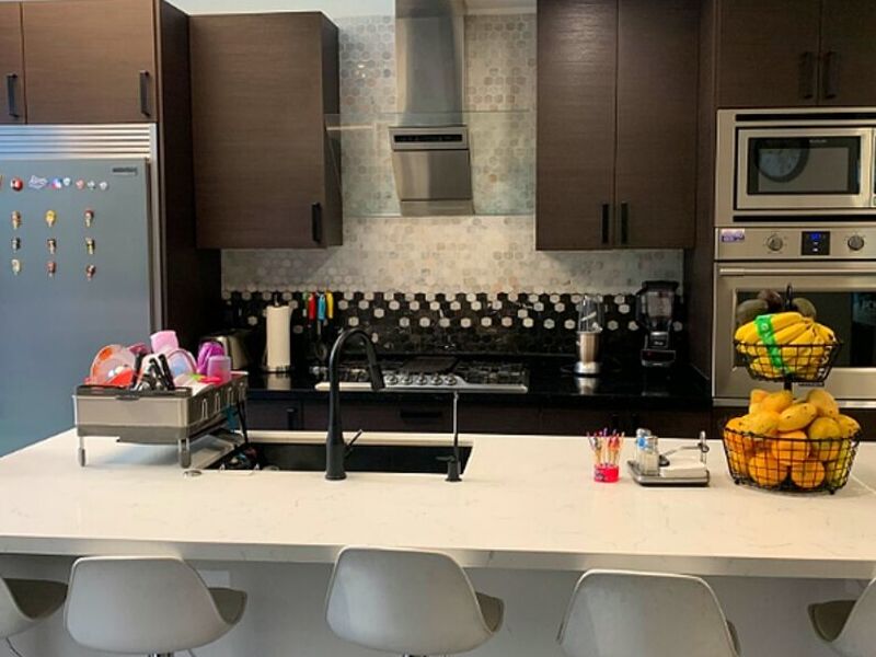 Cocina en madera y porcelánico México