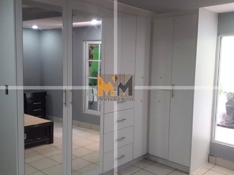 Closet en escuadra México
