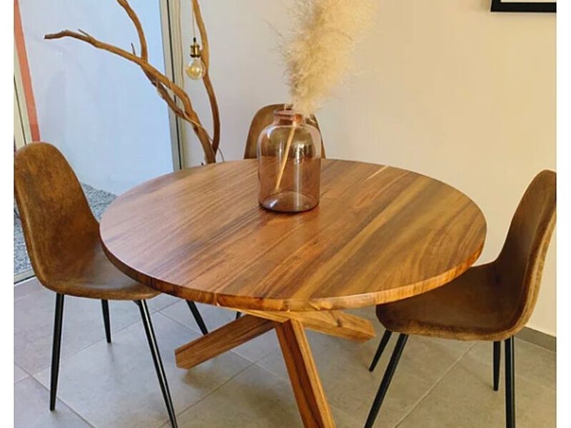 Mesa con sillas Ante Guerrero