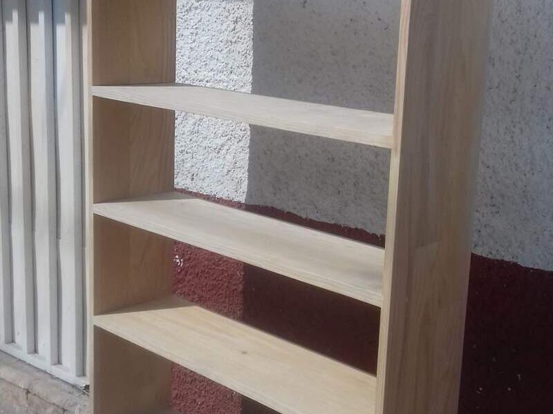 Librero en madera de Pino México