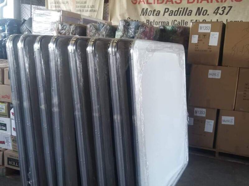 Mesa cuadrada plástico México